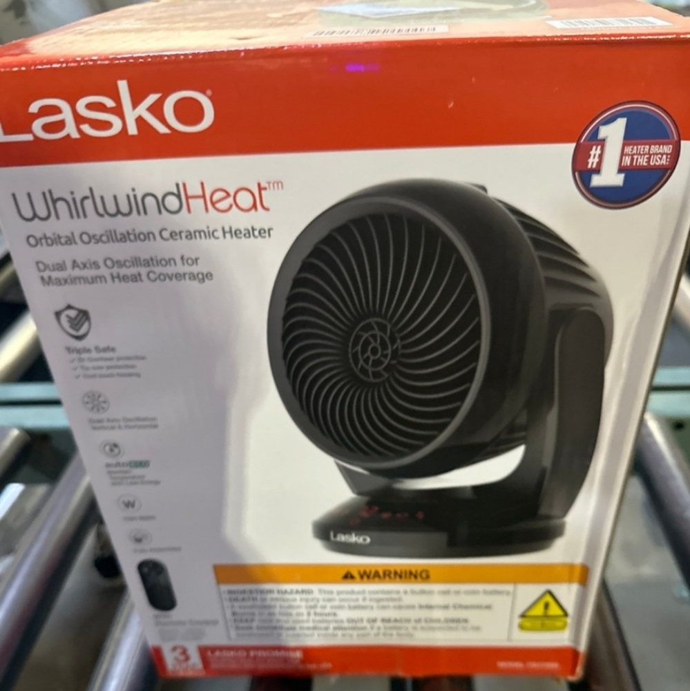 Lasko Whirlwind Heat Oscillation Ceramic Space Heater With Remote - Picture 3 of 4
